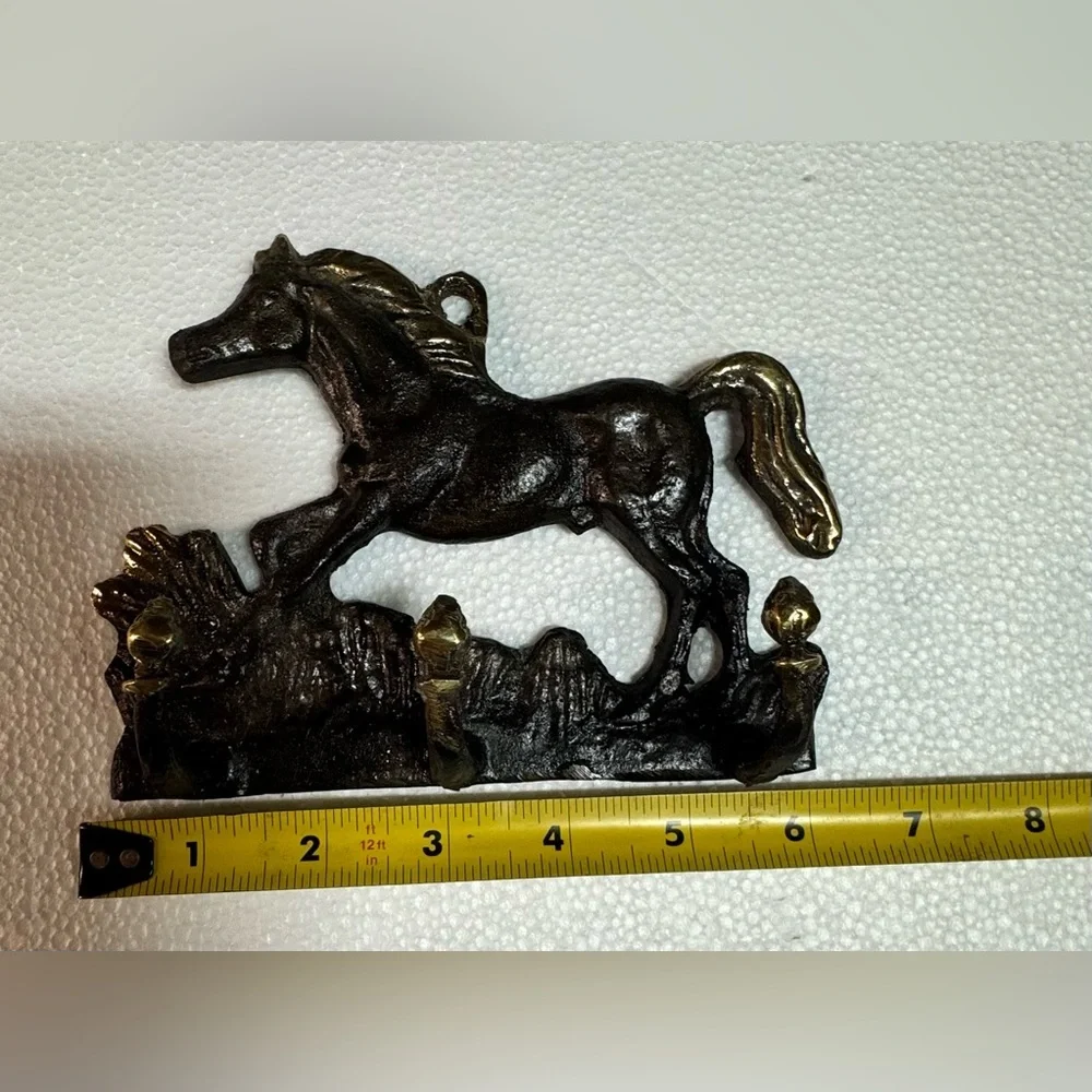 Cast Iron Horse Elegant Black and Gold Horse Wall Decorations 3-Hook…